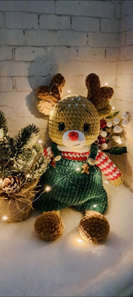 Вязаный олень ручной работы