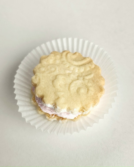 Музыкальная коробка с печеньем и зефиром