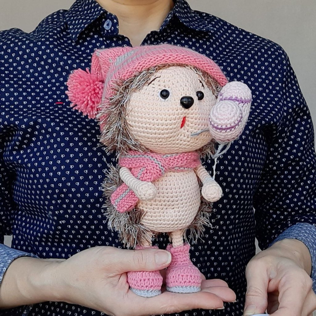 Игрушка вязаный Ёжик с шариком, мягкая игрушка