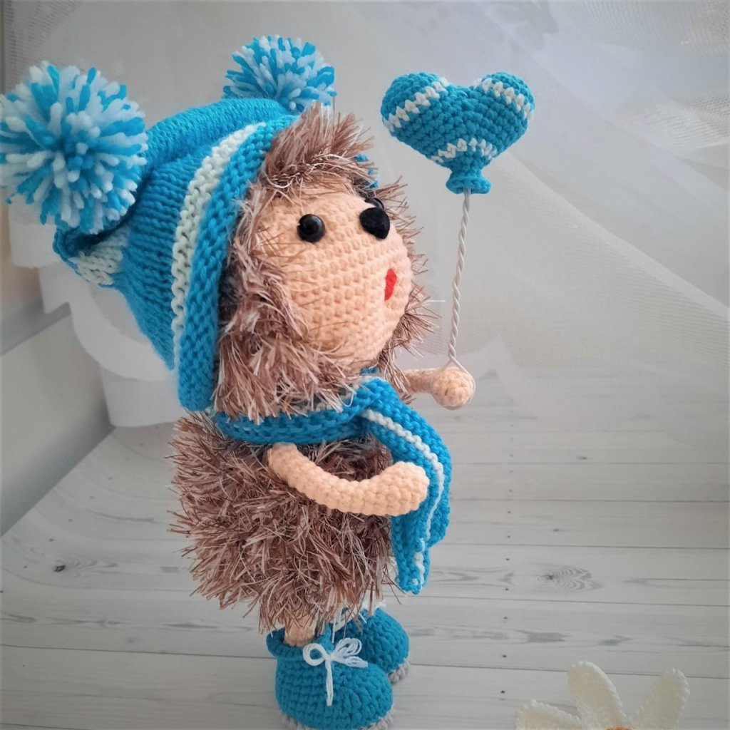 Игрушка вязаный Ёжик с шариком, мягкая игрушка