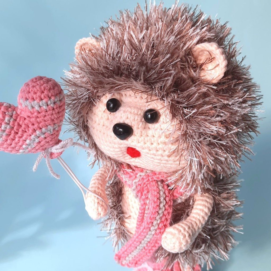 Игрушка вязаный Ёжик с шариком, мягкая игрушка