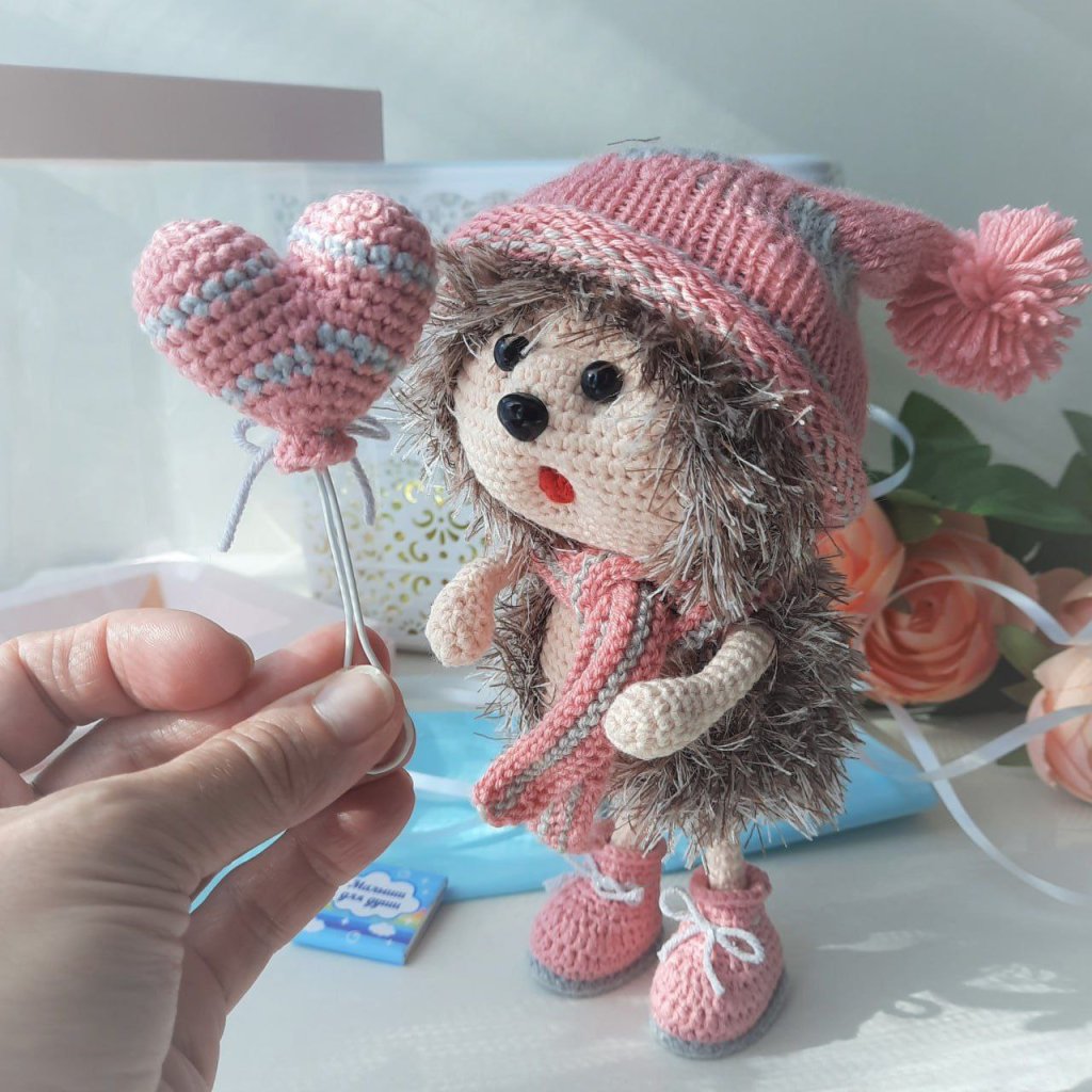 Игрушка вязаный Ёжик с шариком, мягкая игрушка