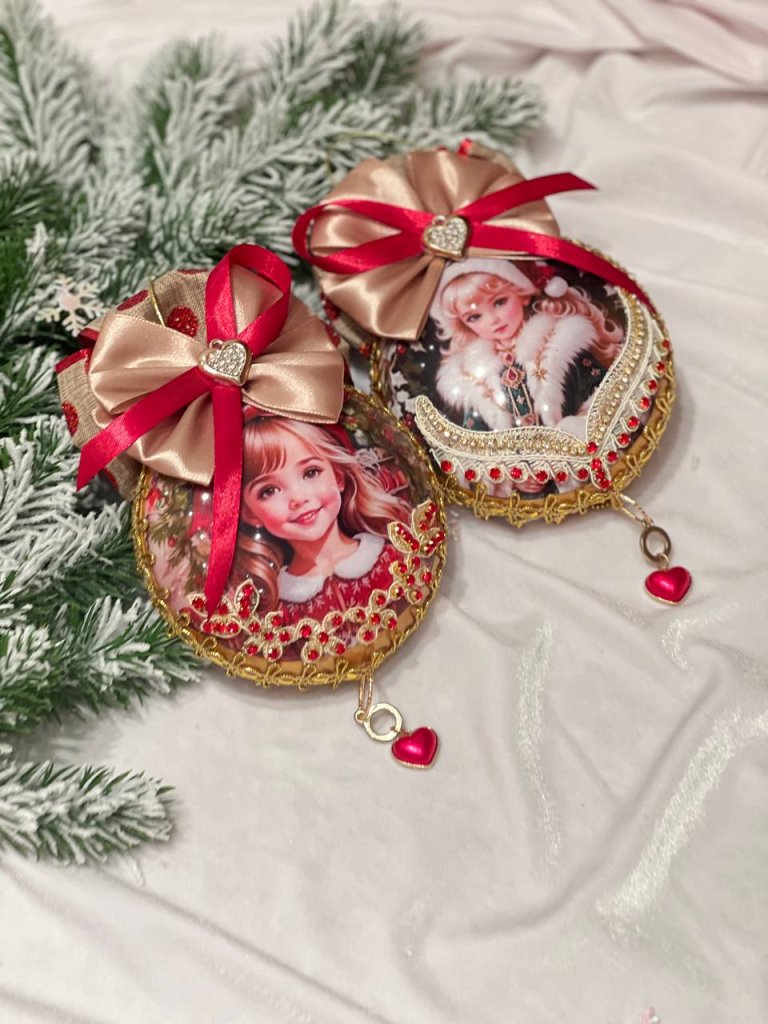 набор Медальонов с ретро-девочками