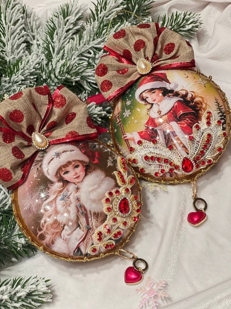 набор Медальонов с ретро-девочками