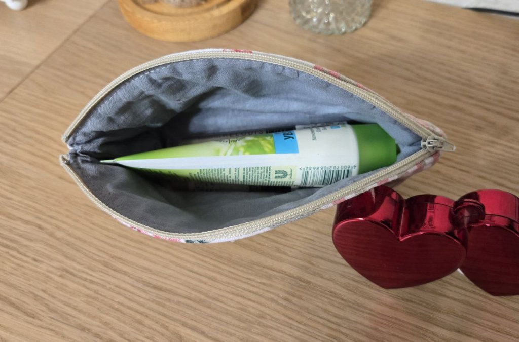 Косметичка с полукруглым верхом малая