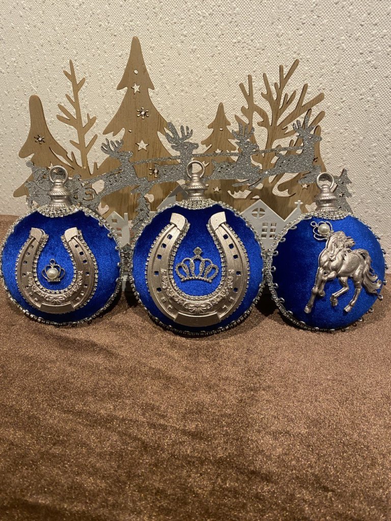 Медальоны с символом 2026 года