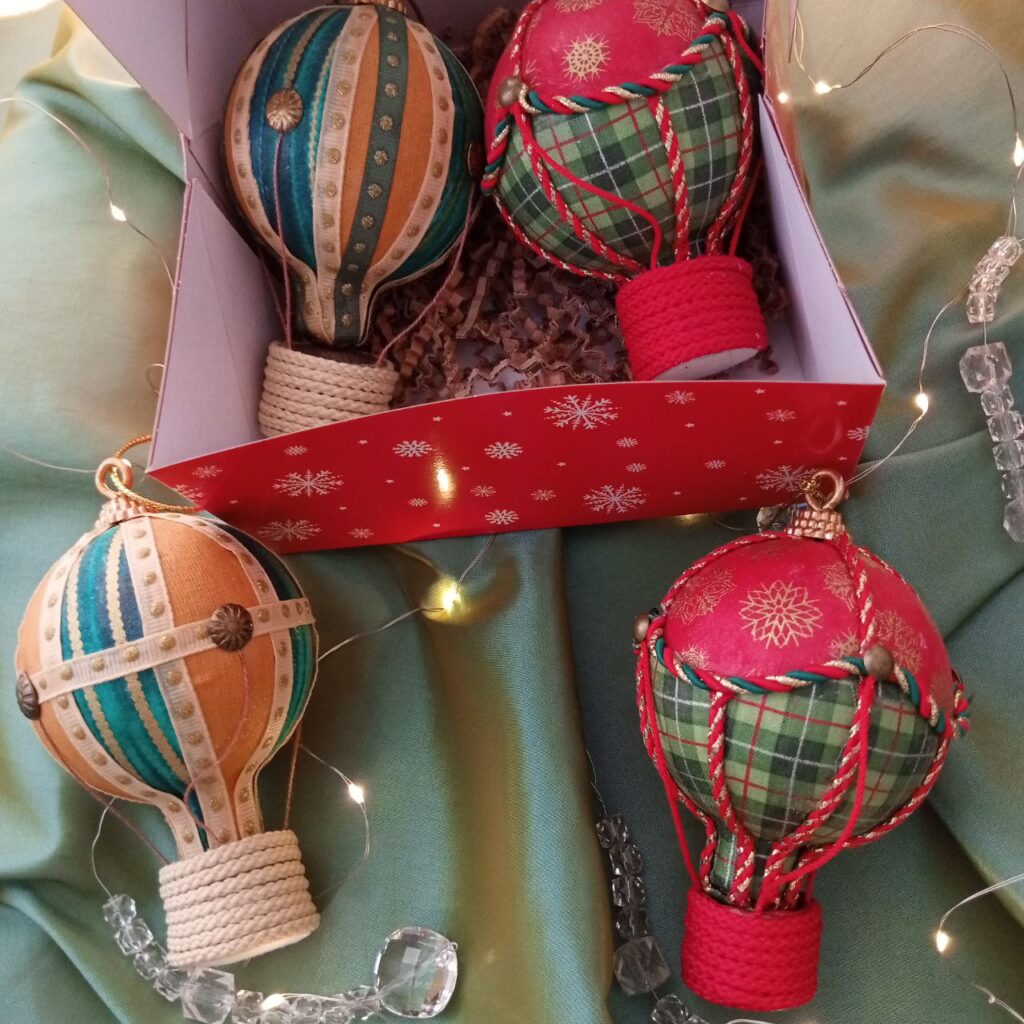 Елочное украшение — воздушный шар .Набор из 2-х шаров.