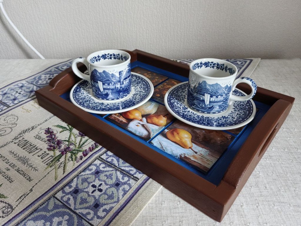 Сервировочный поднос с имитацией плитки