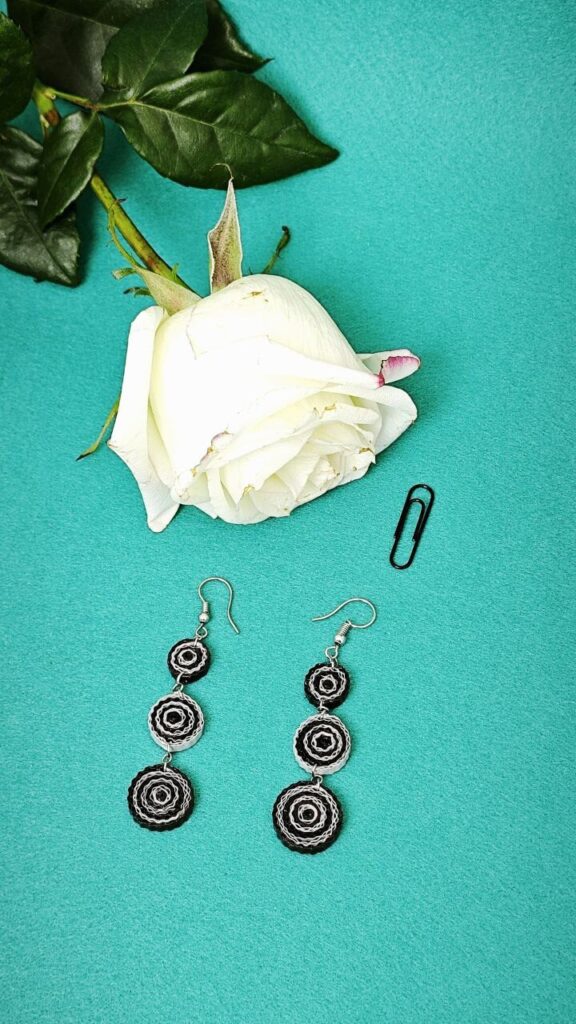 Комплект украшений квиллинг.