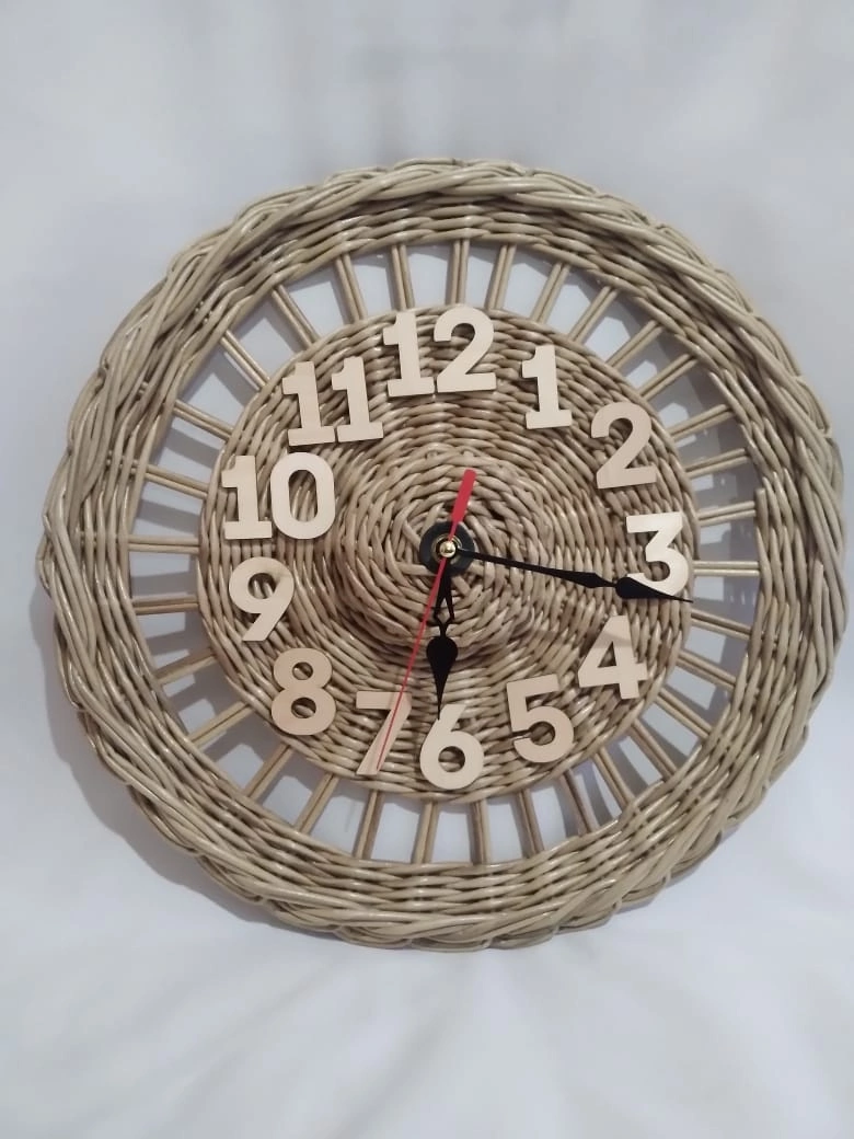 Часы настенные плетеные из эколозы
