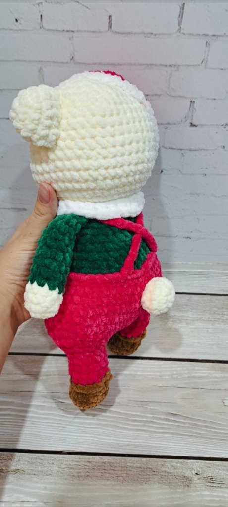 Вязаный новогодний мишка