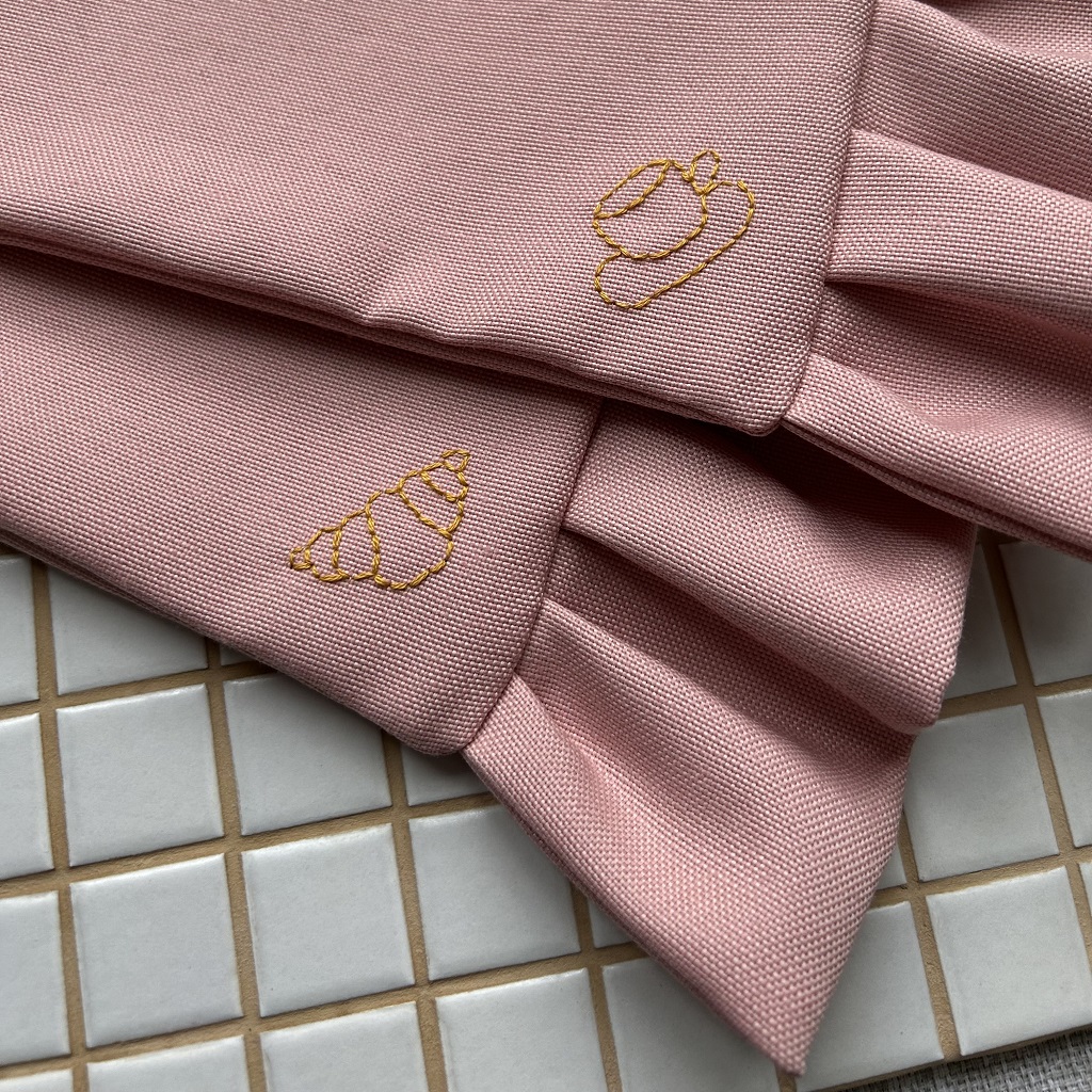 Столовая салфетка с рюшами розовая