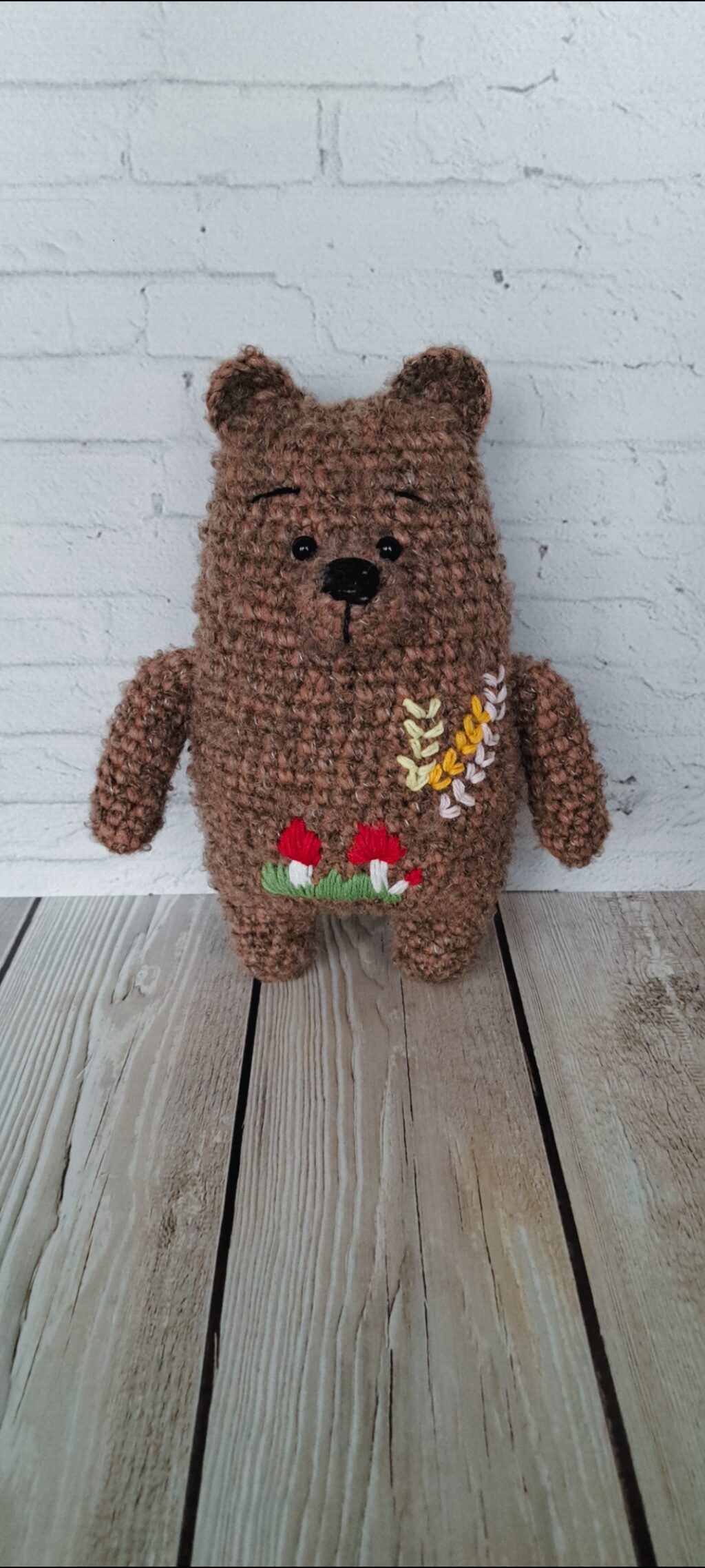 Вязаный мишка ручной работы
