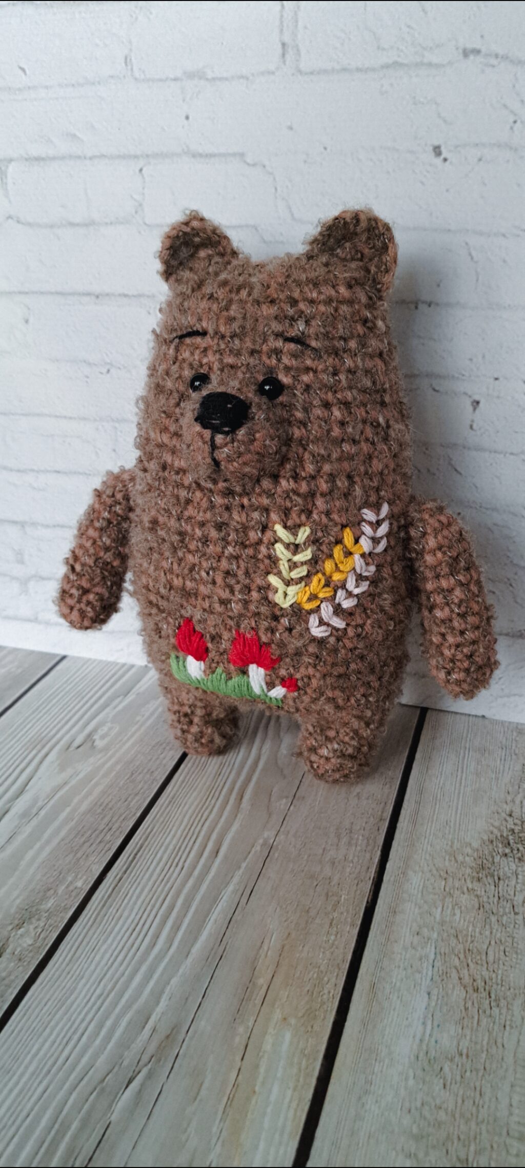 Вязаный мишка ручной работы