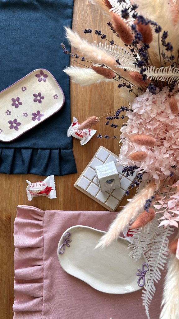 Столовая салфетка с рюшами синяя