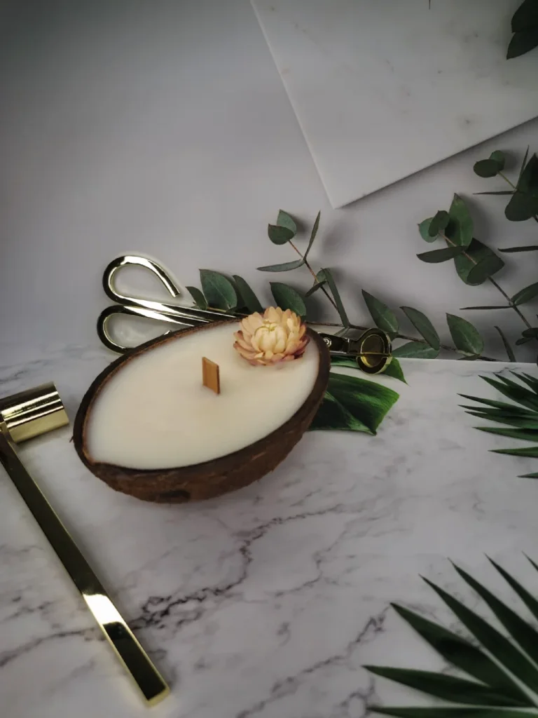 Свеча в кокосе