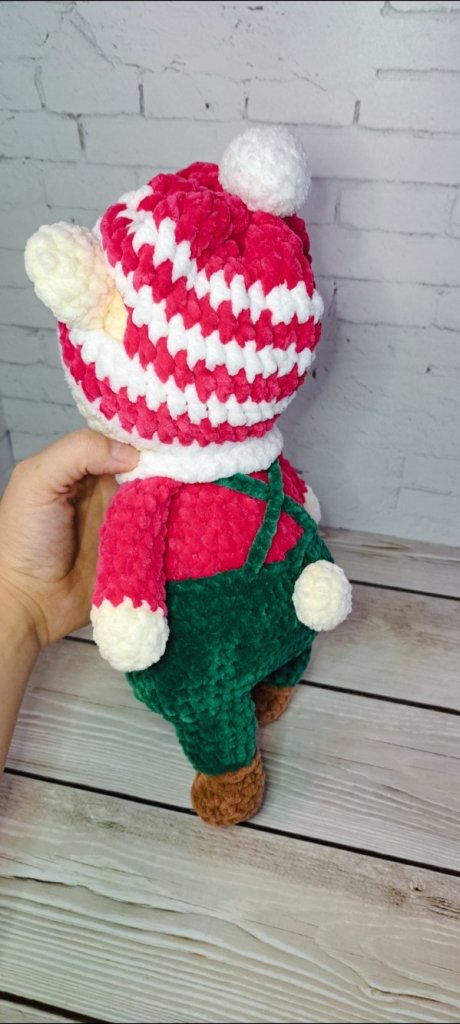 Вязаный новогодний мишка