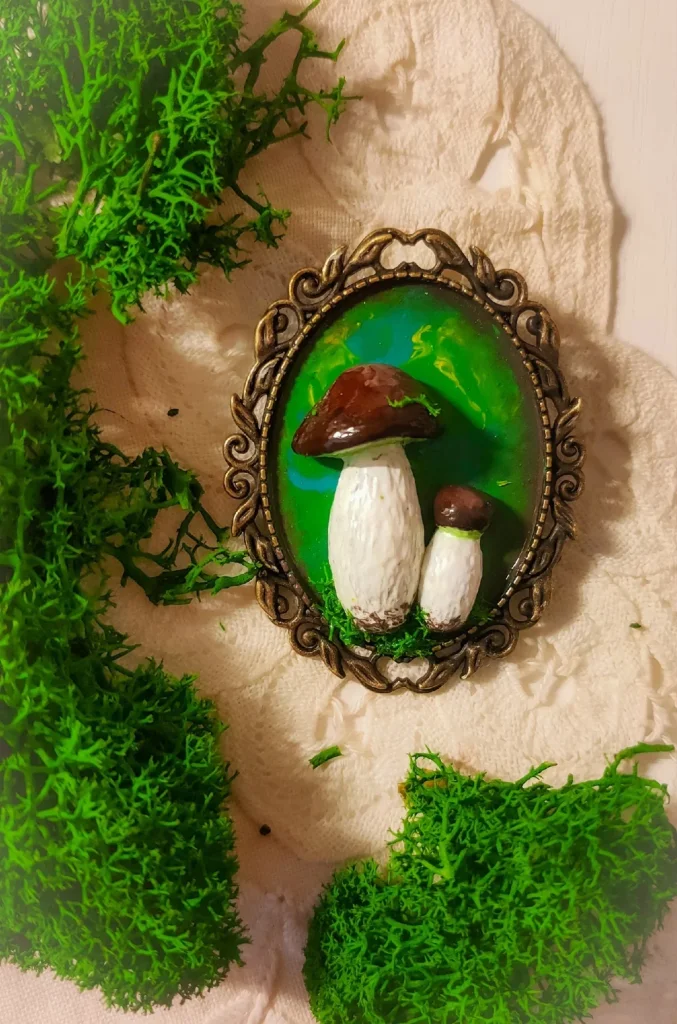 Винтажная брошь ручной работы «Грибочки»