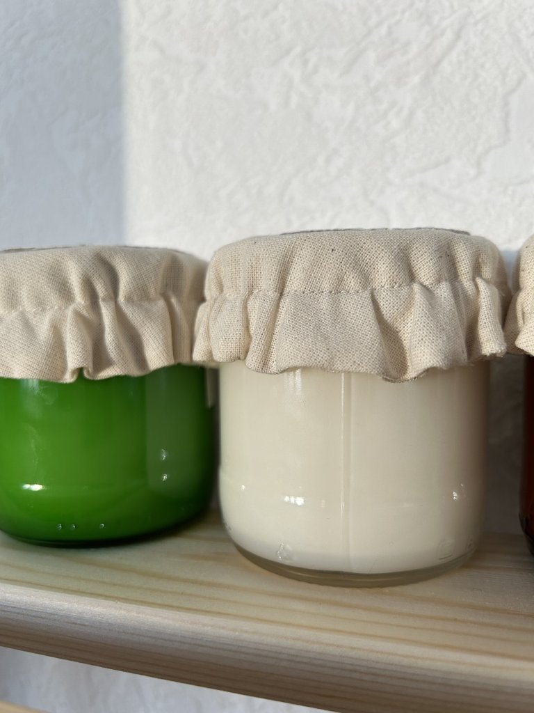 Свеча, которая пахнет ванилью и сливками