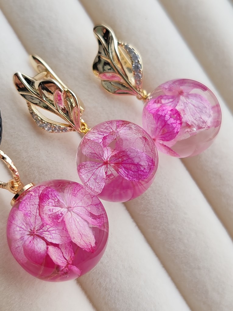 Комплект с розовой Гортензией