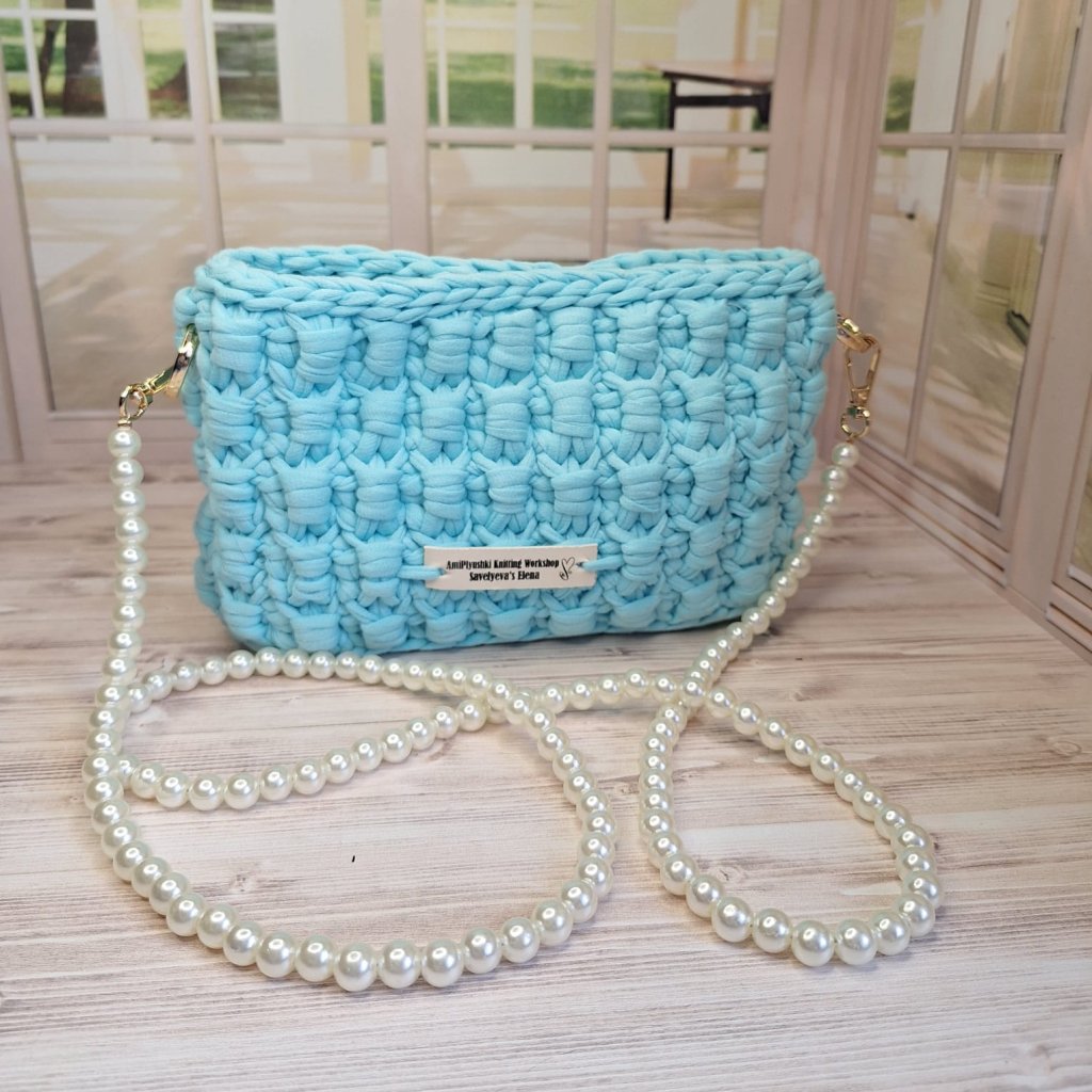 Лазурный клатч