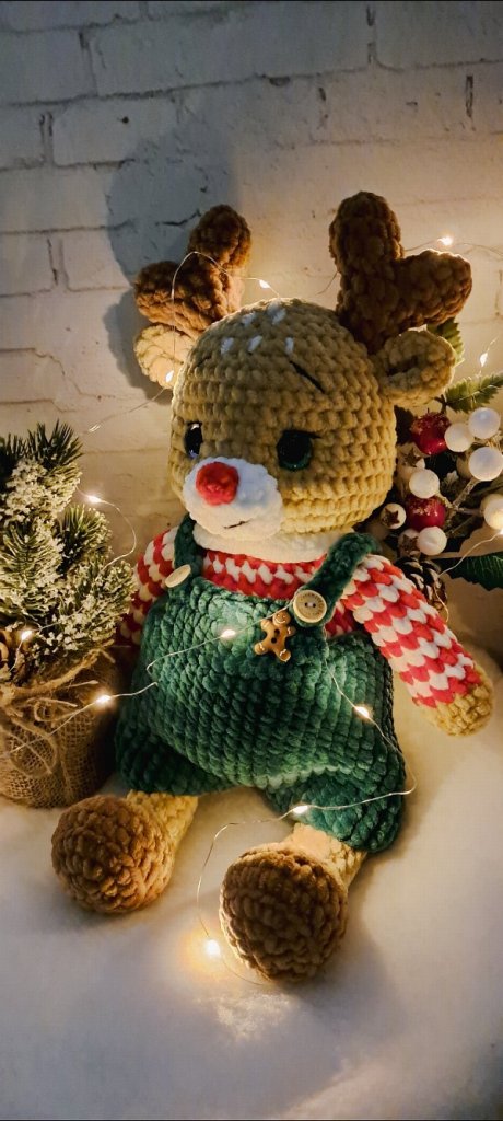 Вязаный олень ручной работы