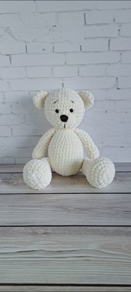 Вязаная игрушка мишка