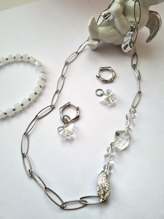 Колье горный хрусталь и фианиты