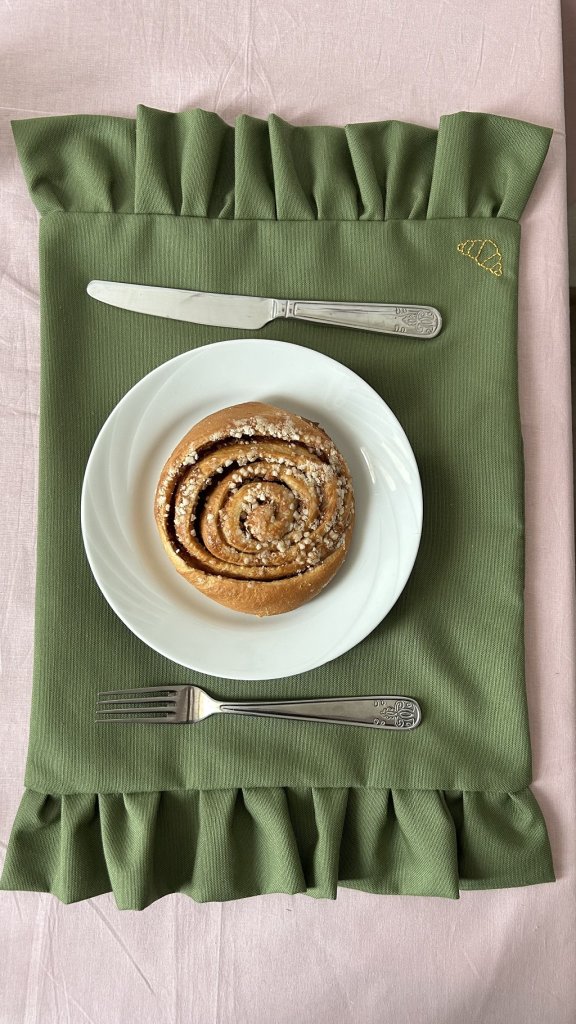 Столовая салфетка с рюшами зеленая