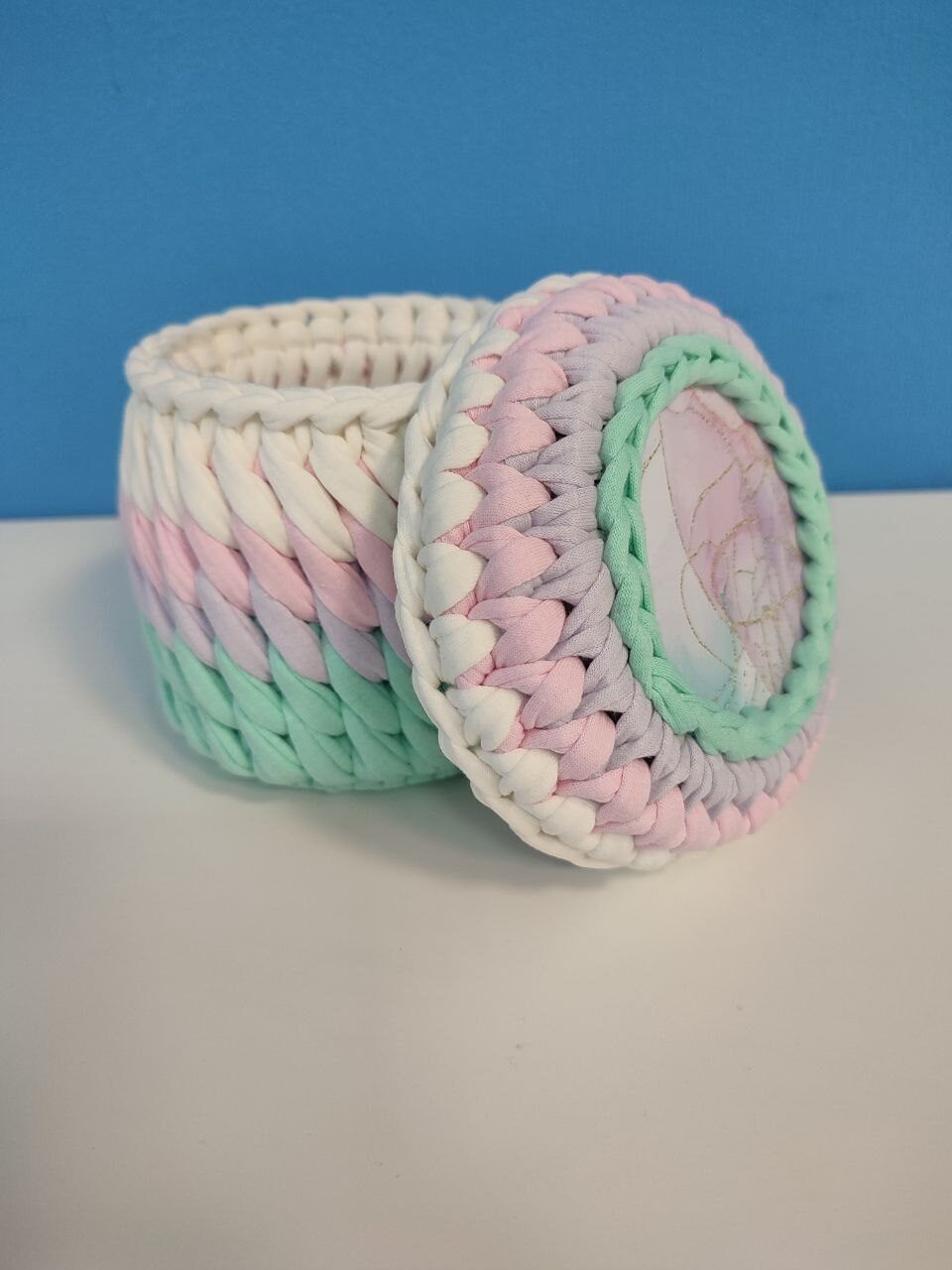 Шкатулка из трикотажной пряжи «Лунный камень»