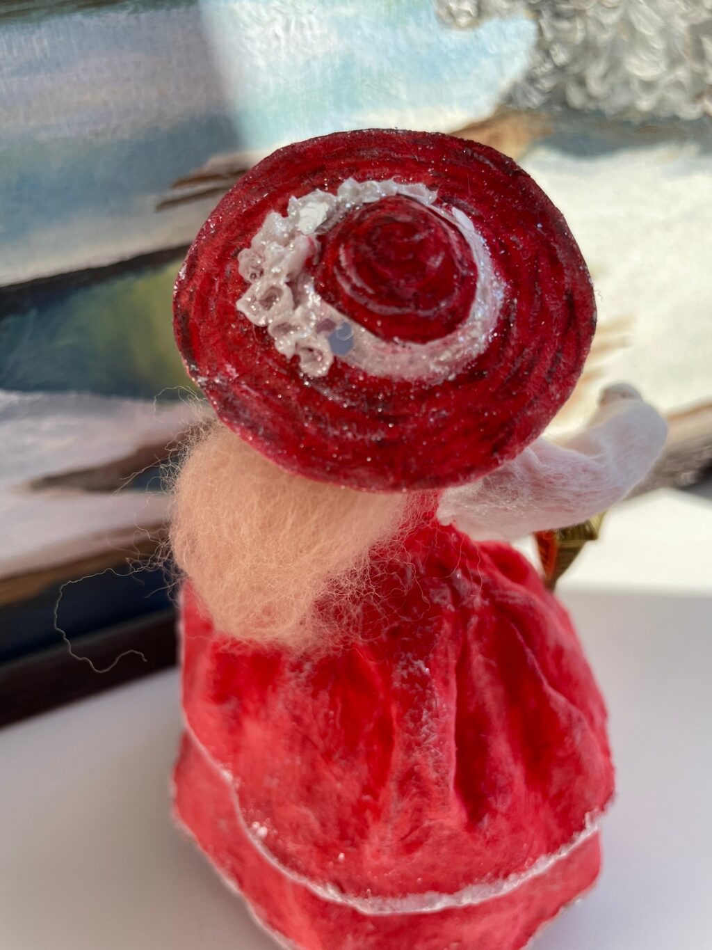 Ватная игрушка «Дама с фонариком»