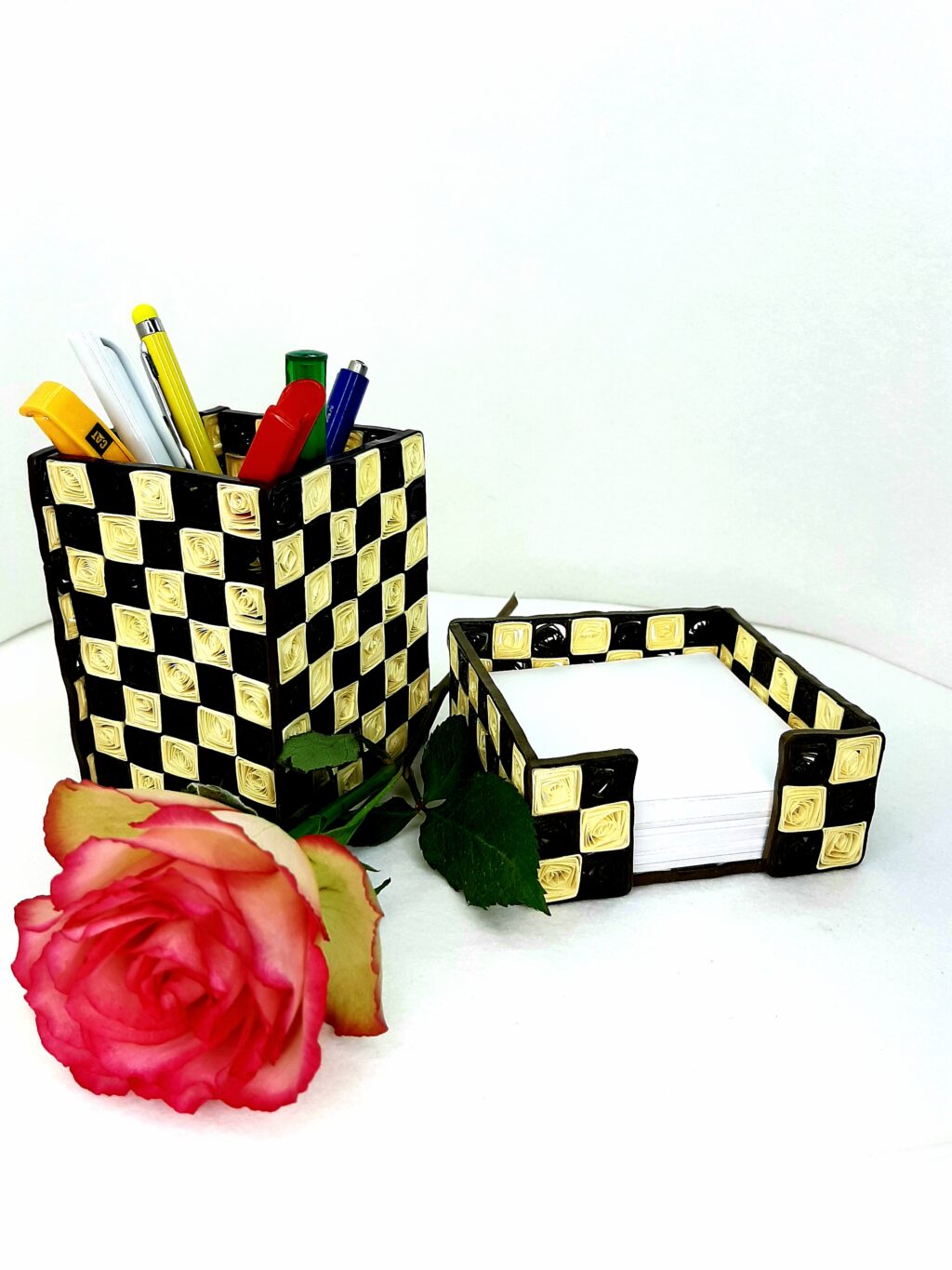 Канцелярский набор квиллинг.