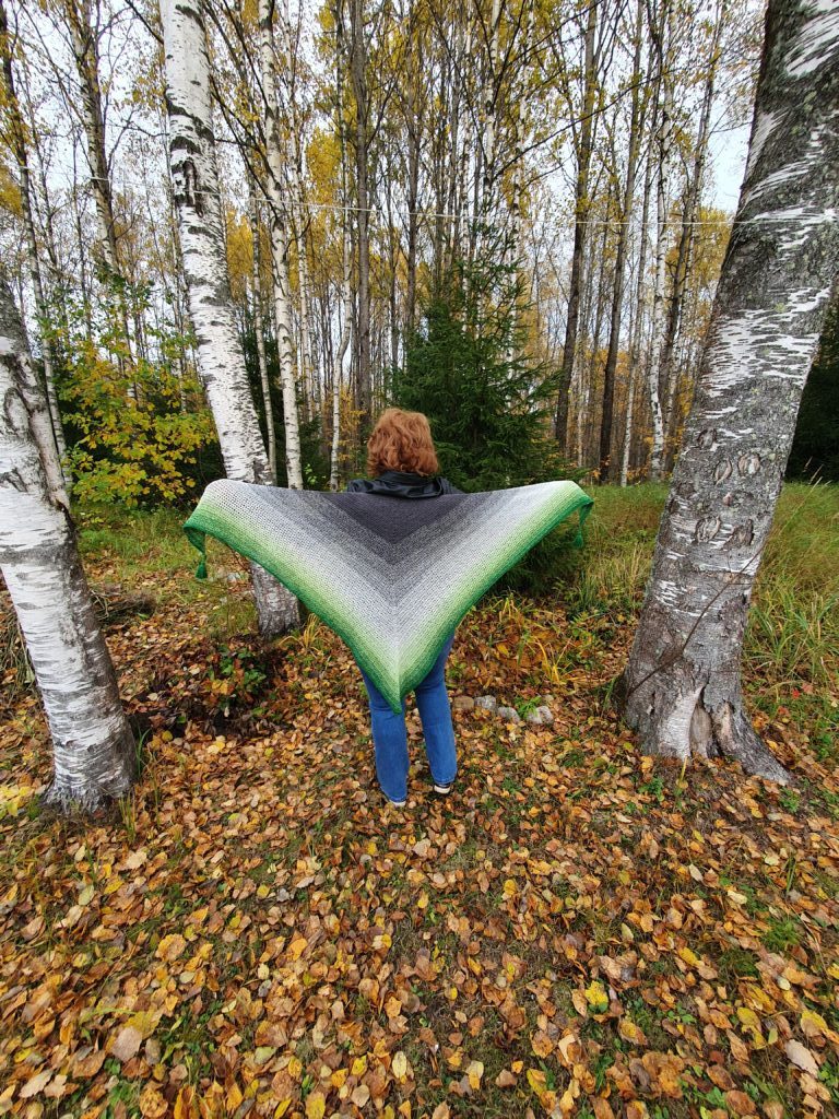 Шаль градиент серо-зеленая