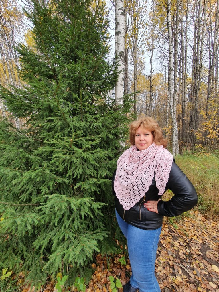 Шаль розовая