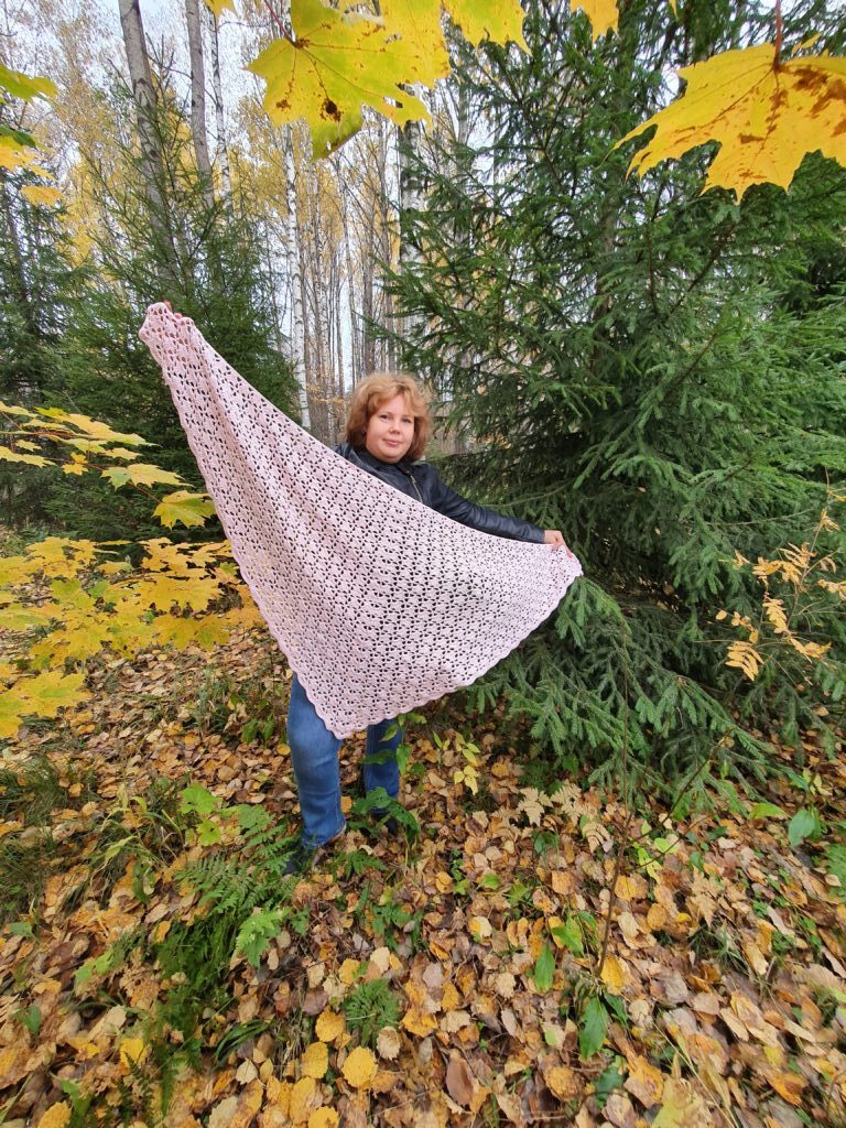 Шаль розовая