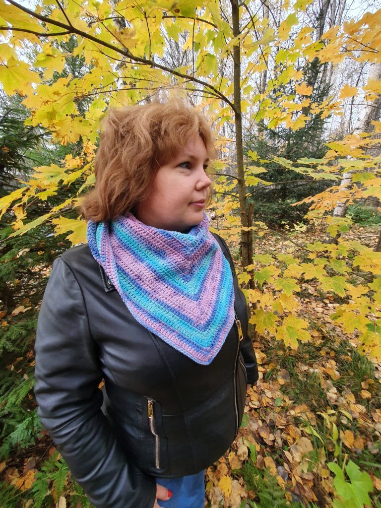 Шаль сиренево-голубая