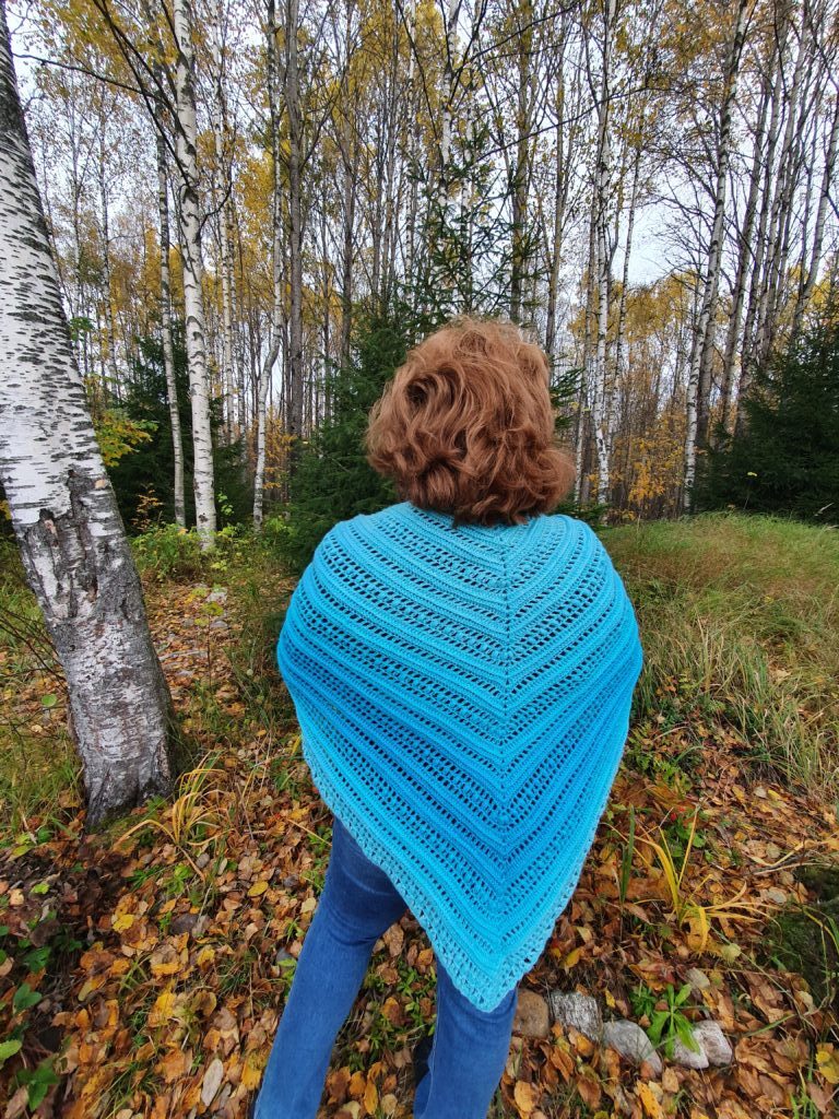 Шаль градиент голубая