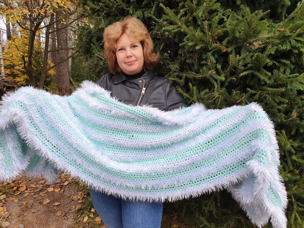 Палантин Мятно-белый