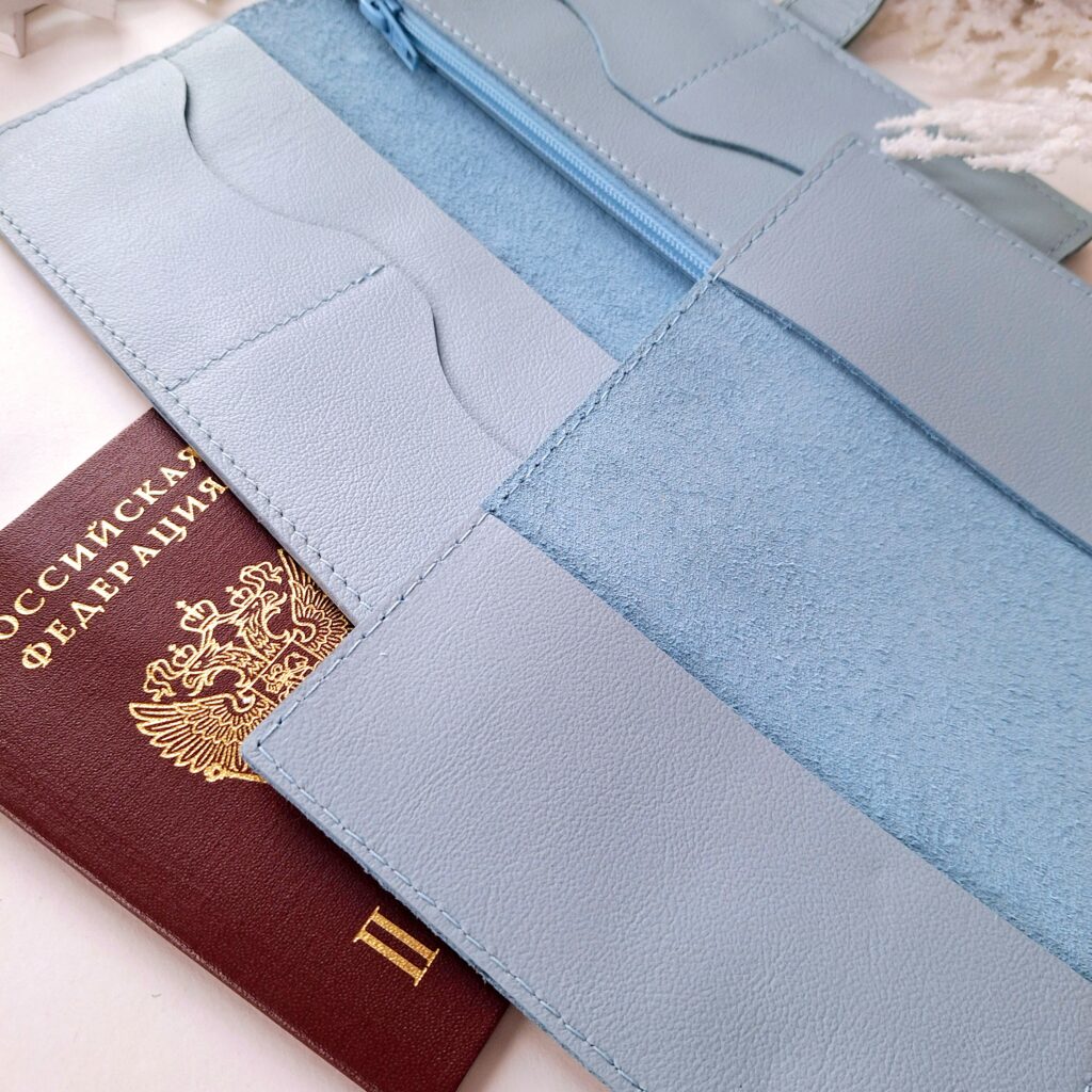 Обложка на паспорт из натуральной кожи с Мандалой Благополучия