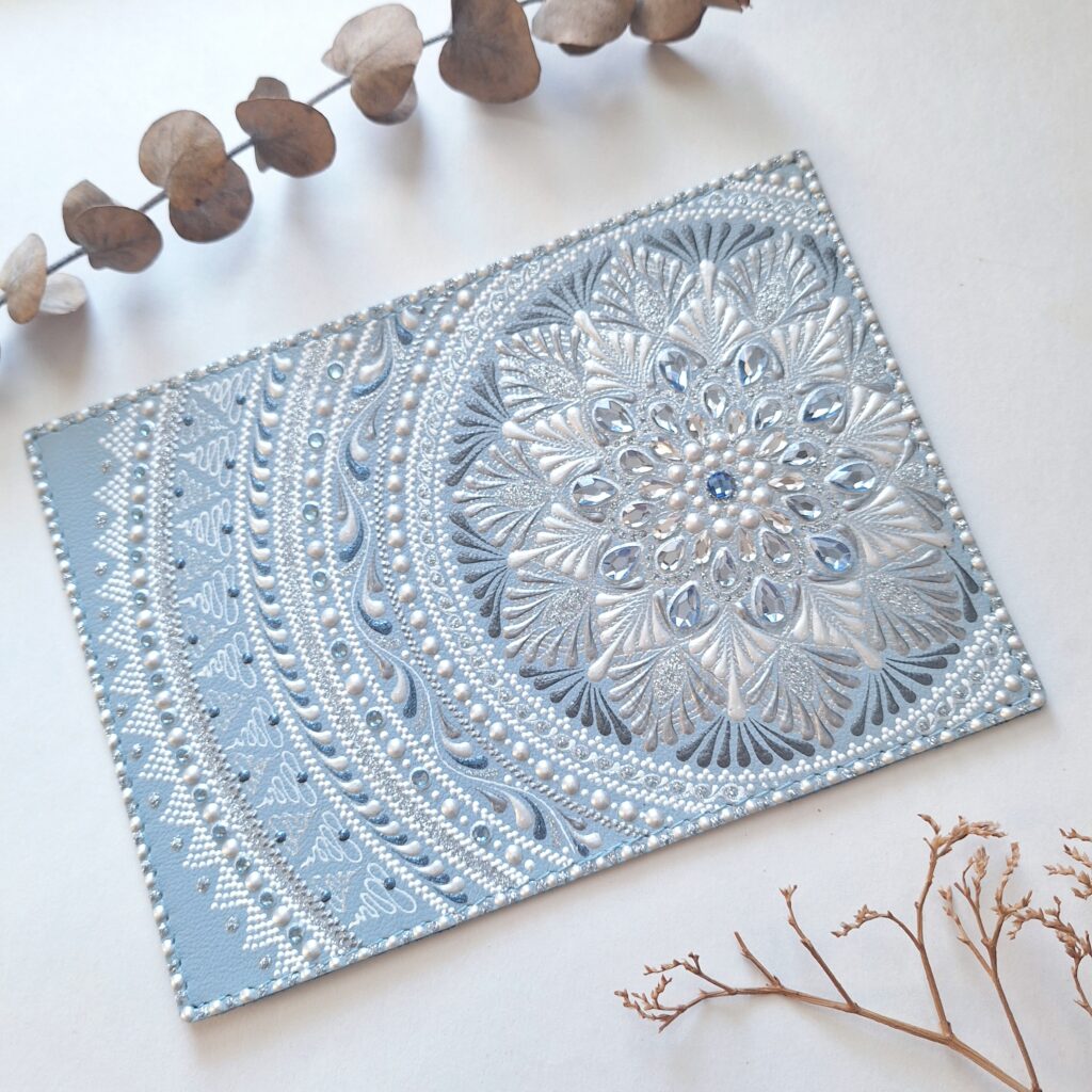 Обложка на паспорт из натуральной кожи с Мандалой Благополучия