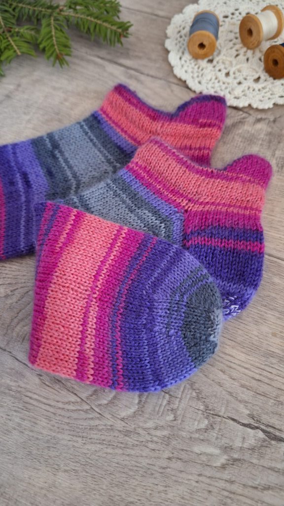 Короткие спортивные носки с запятником.