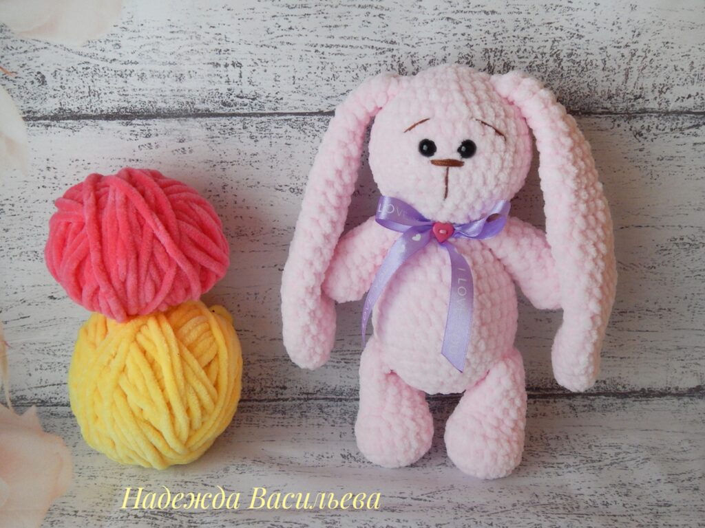 Зайка вязаная