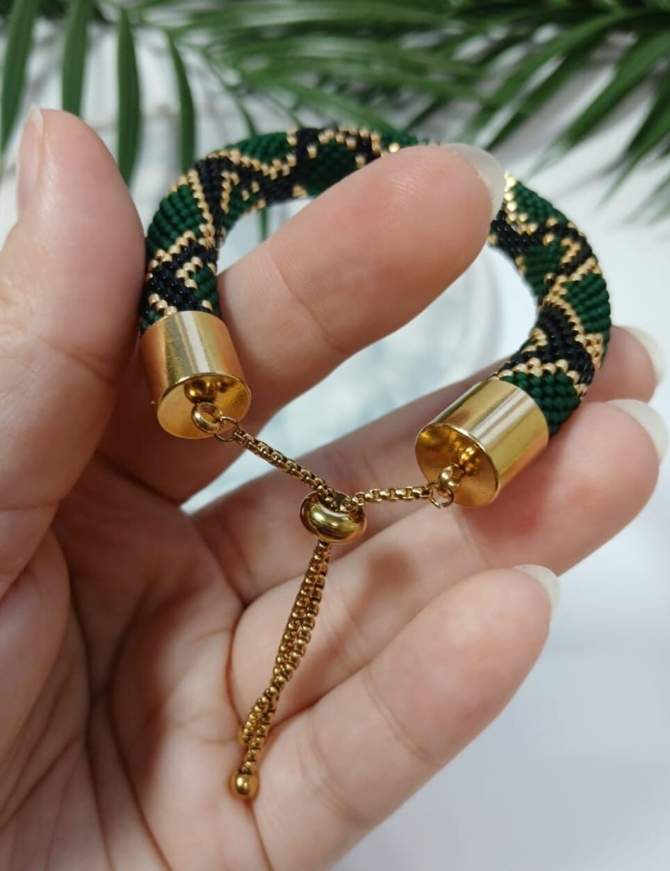 Браслет зеленый матовый «Змея»