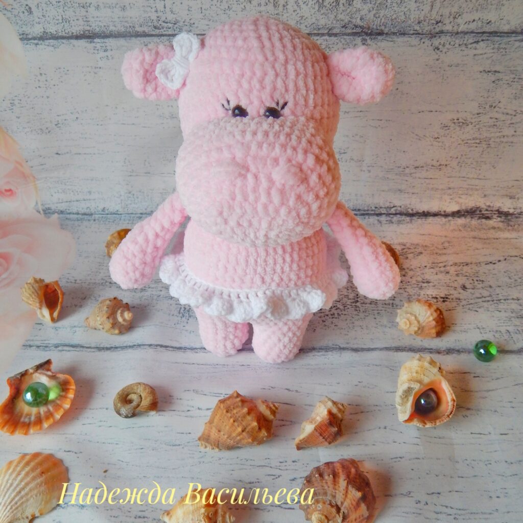 Вязаный бегемот