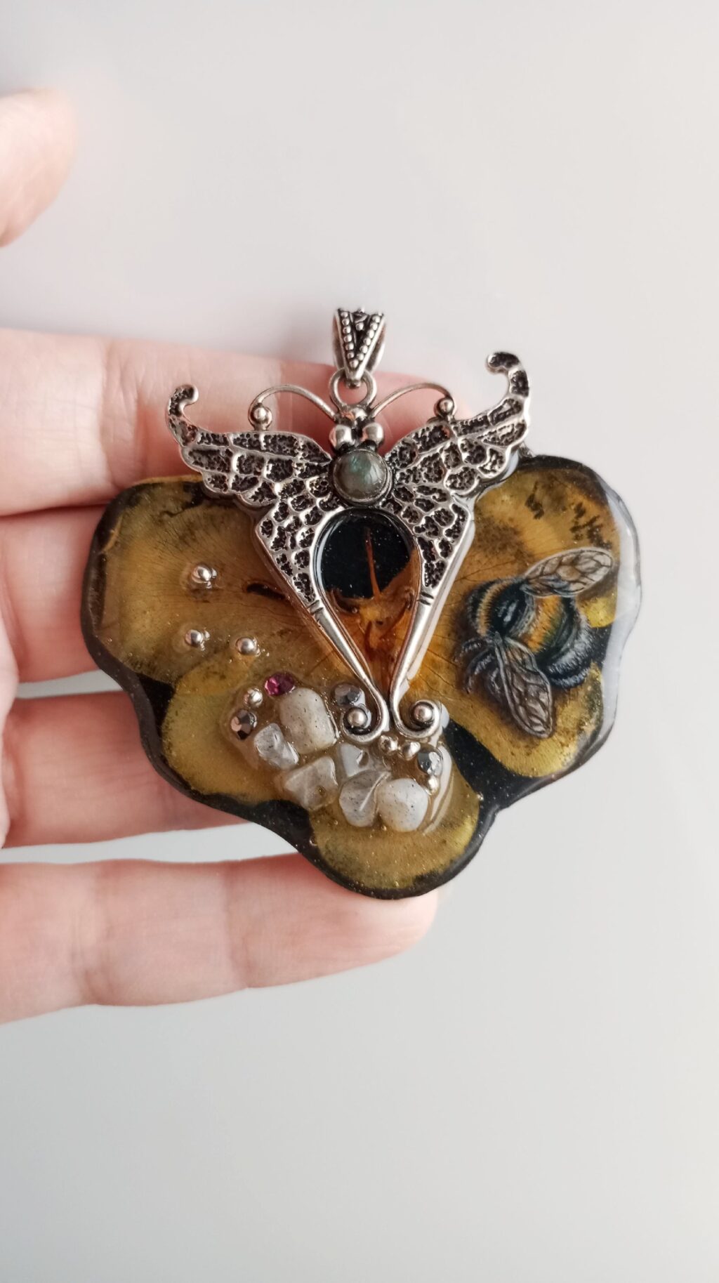 Кулон «Мохнатый шмель»
