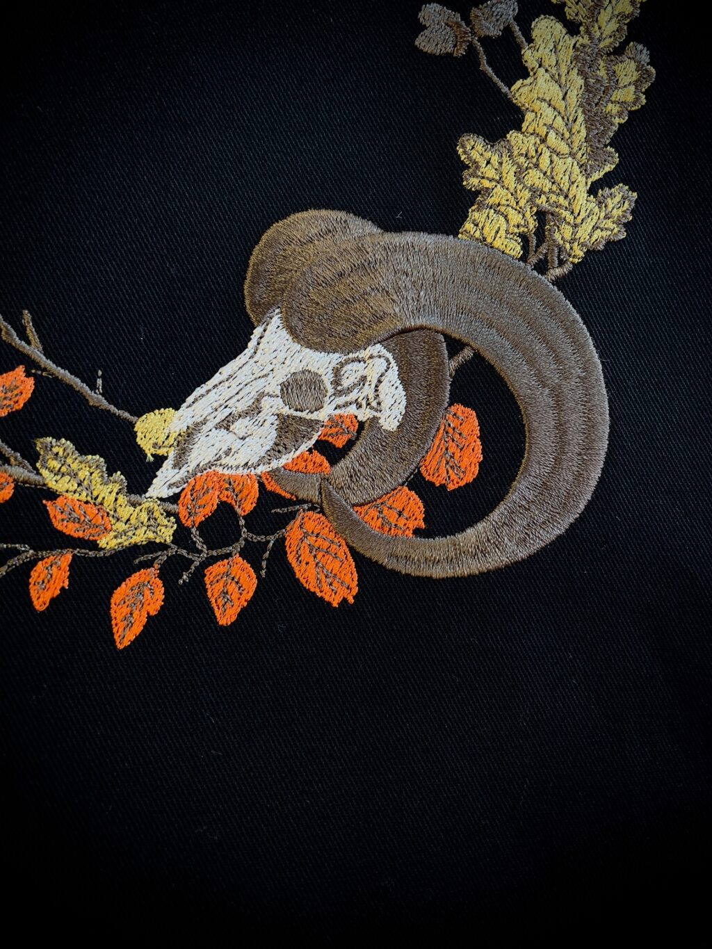 Шоппер с вышивкой «Самайн»