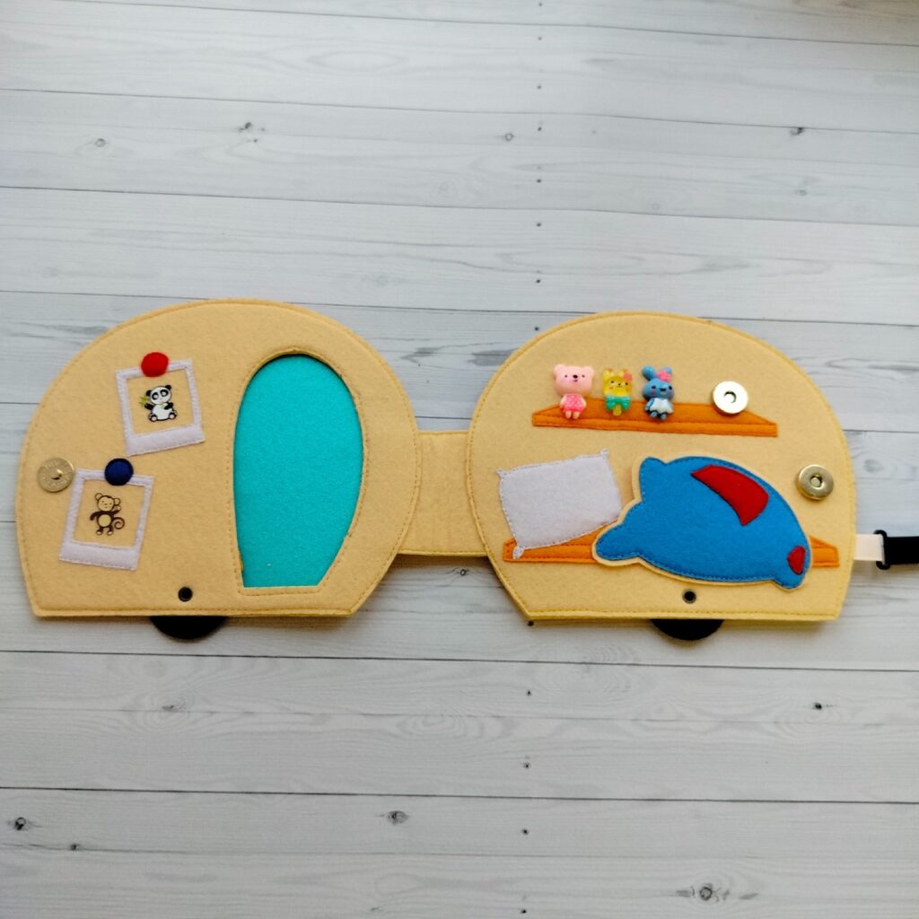 Фетровая книжка «Крошка Крот — турист»