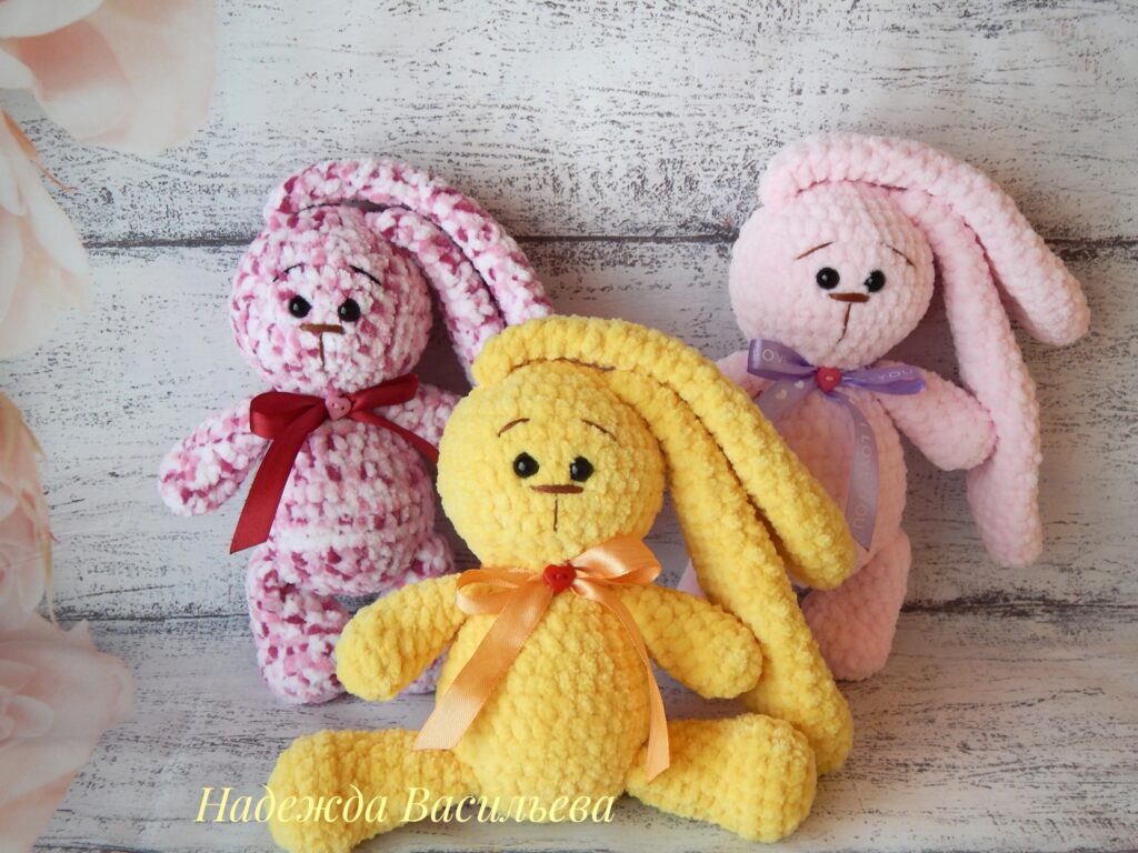 Зайка вязаная