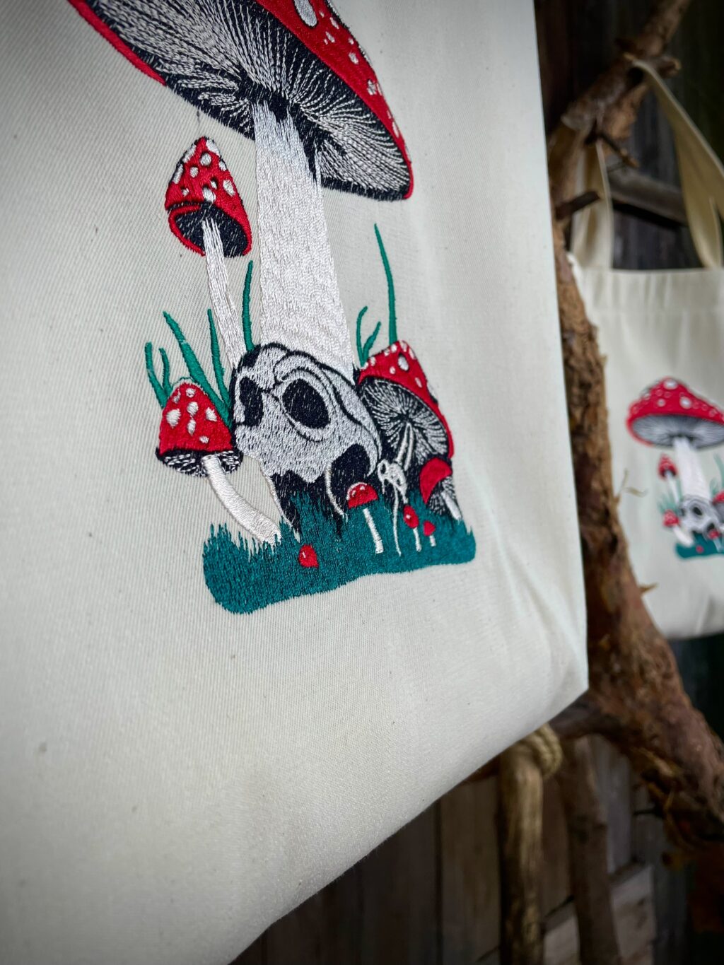 Шоппер с вышивкой «Мухоморчик». Молочная ткань