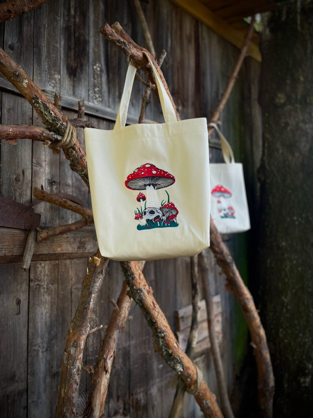 Шоппер с вышивкой «Мухоморчик». Молочная ткань